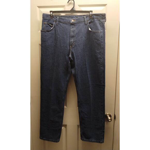 Wrangler Men's Size 40x32 Relaxed Fit Flex Dark Wash Denim Blue Jeans 1097FXVMD - Picture 1 of 4